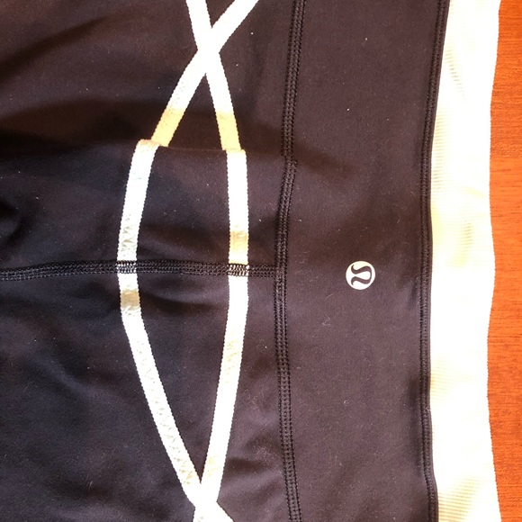 Lulu lemon Cropped Leggings - Picture 1 of 3